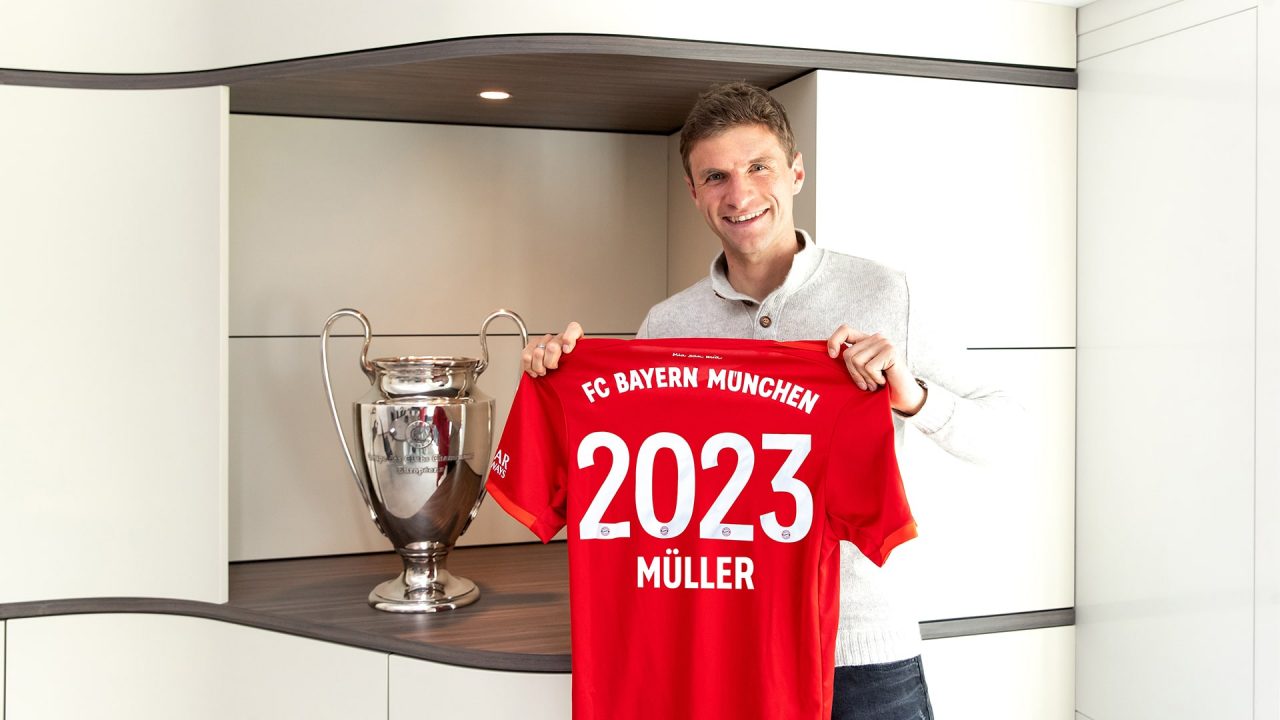 Thomas Muller extends his contract with Bayern